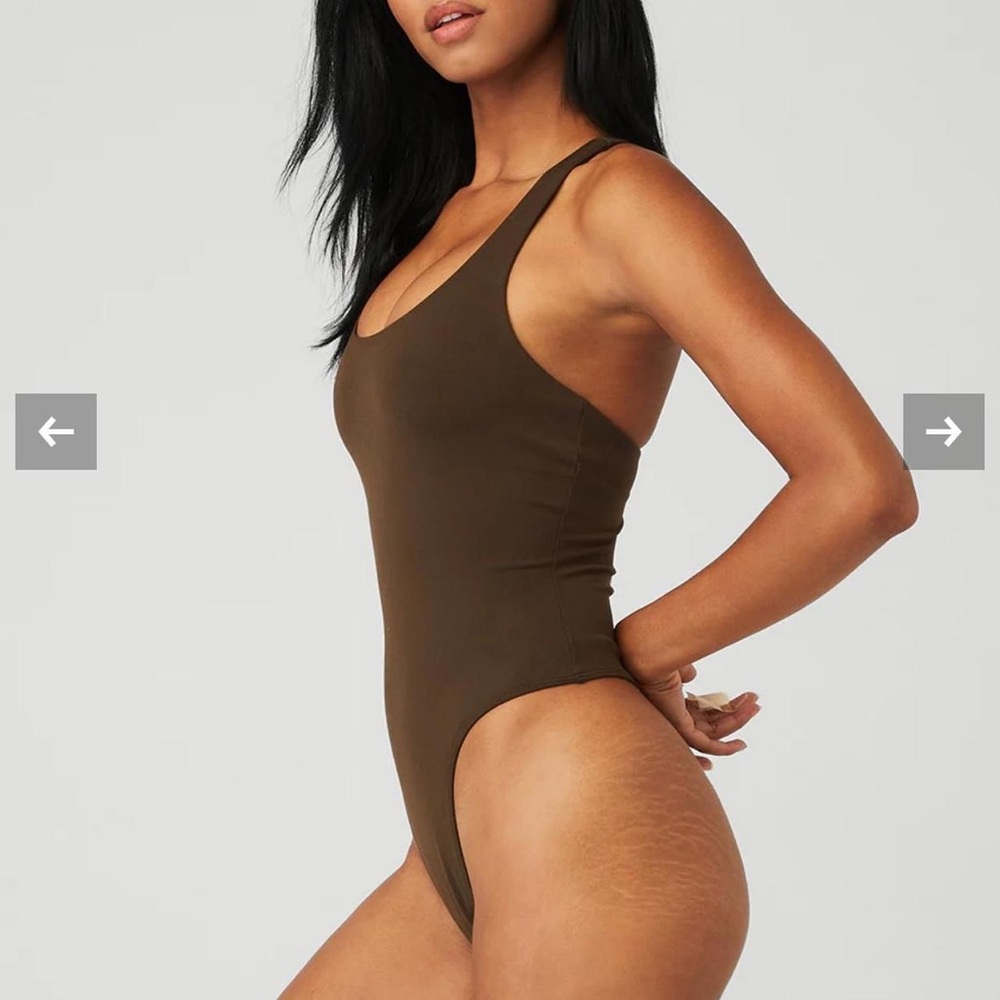 ALO Yoga Women's Olive Brown Scoop Neck Bodysuit